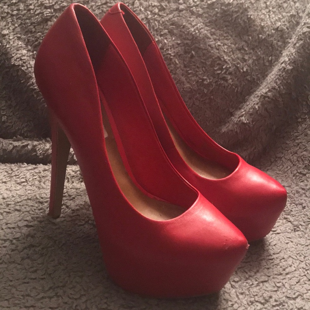 Red Steve Madden pumps